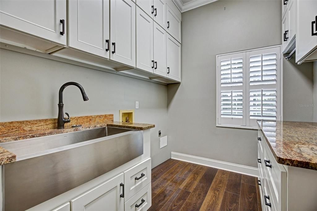 For Sale: $899,000 (4 beds, 2 baths, 3799 Square Feet)