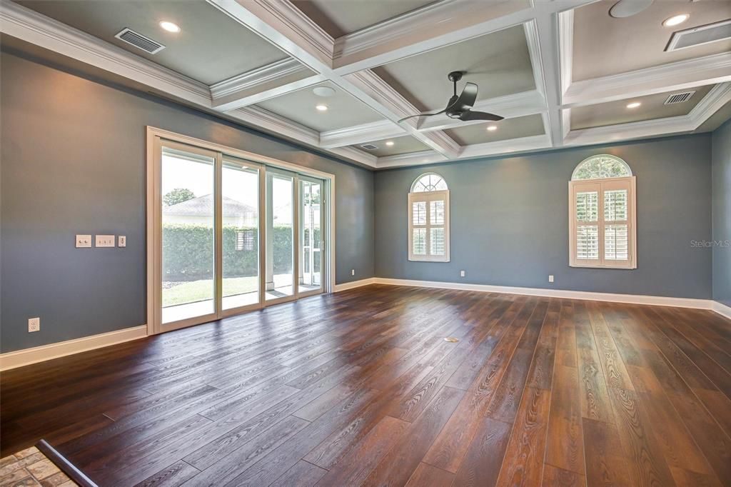 For Sale: $899,000 (4 beds, 2 baths, 3799 Square Feet)