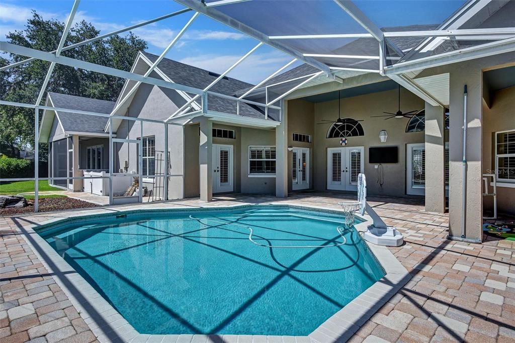 For Sale: $899,000 (4 beds, 2 baths, 3799 Square Feet)