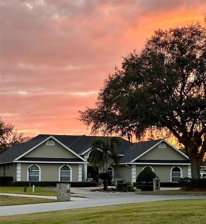 For Sale: $899,000 (4 beds, 2 baths, 3799 Square Feet)