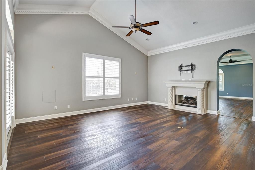 For Sale: $899,000 (4 beds, 2 baths, 3799 Square Feet)