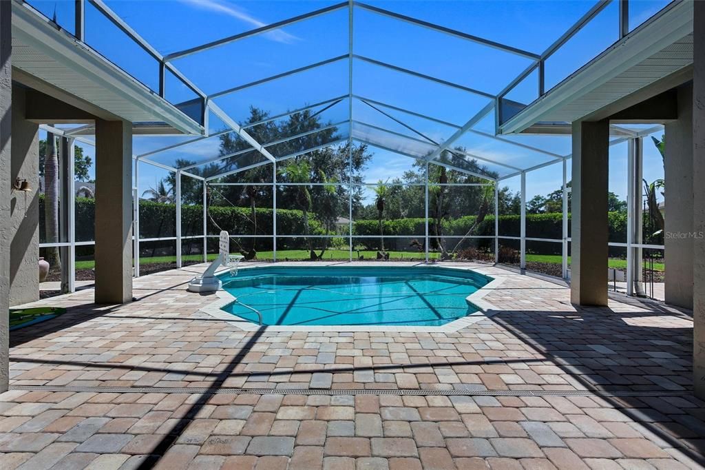 For Sale: $899,000 (4 beds, 2 baths, 3799 Square Feet)