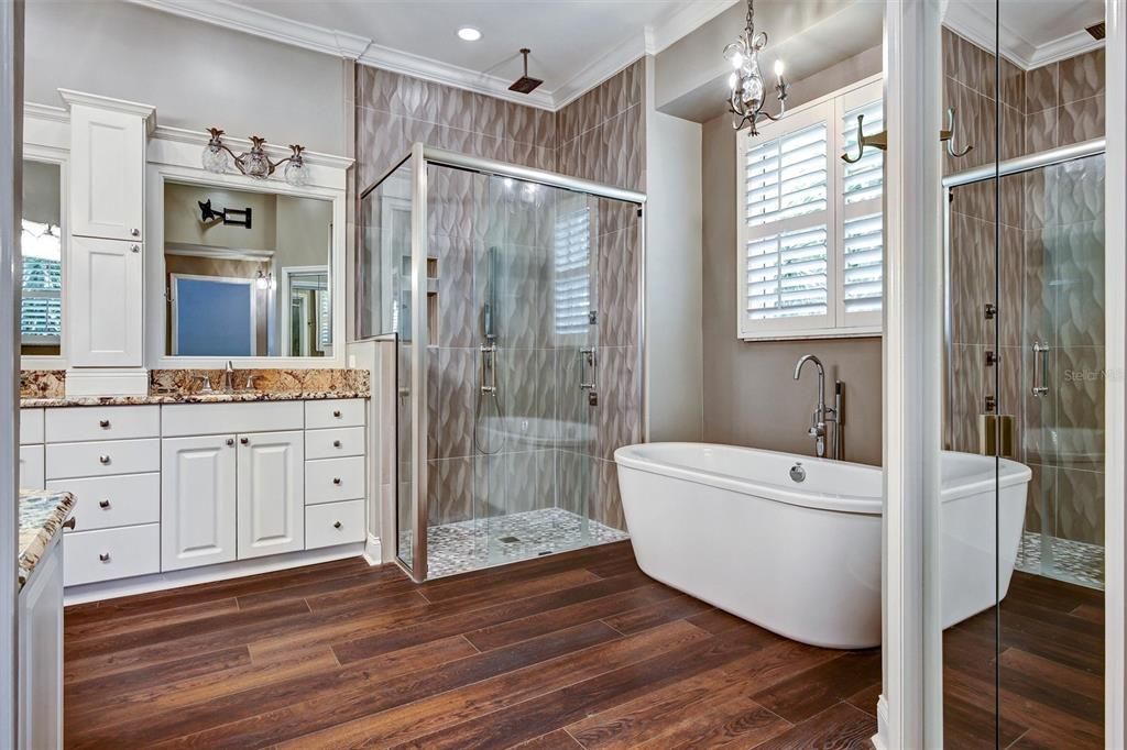 For Sale: $899,000 (4 beds, 2 baths, 3799 Square Feet)