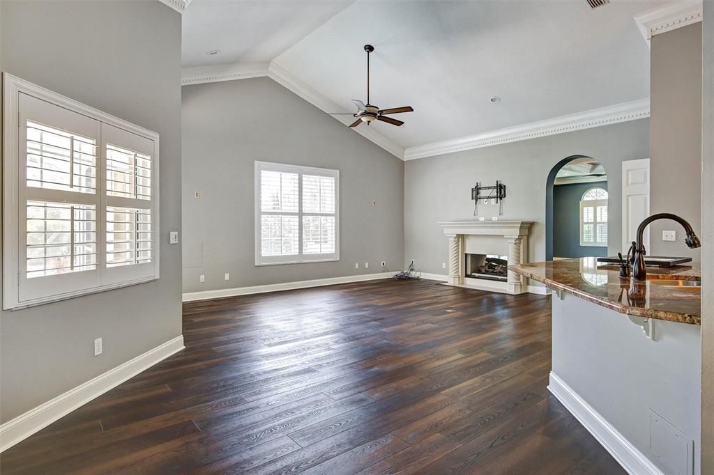 For Sale: $899,000 (4 beds, 2 baths, 3799 Square Feet)