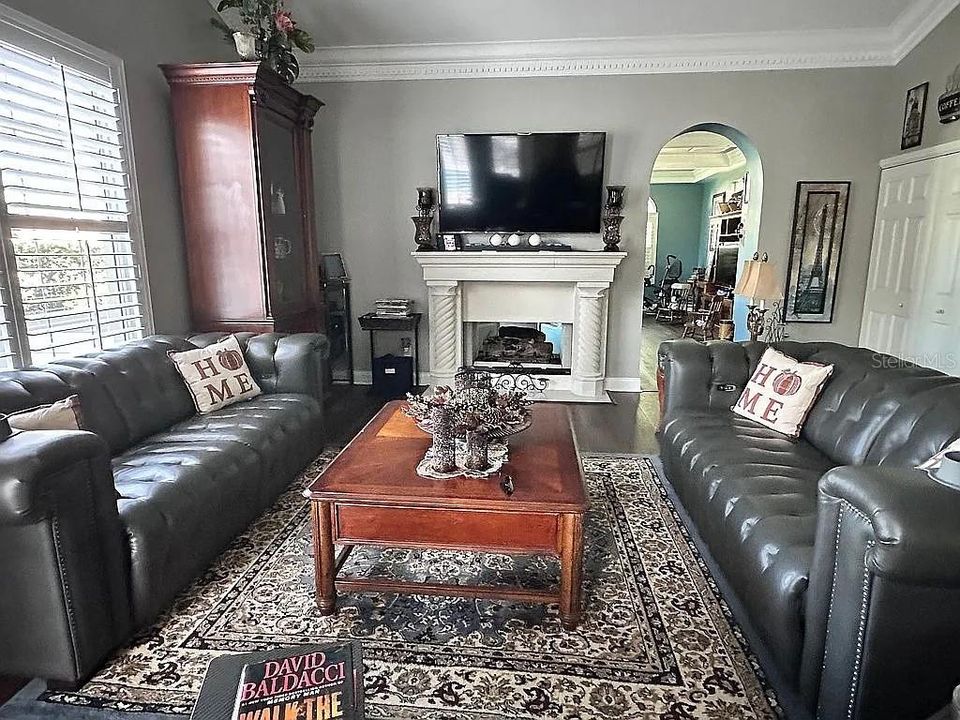 For Sale: $899,000 (4 beds, 2 baths, 3799 Square Feet)