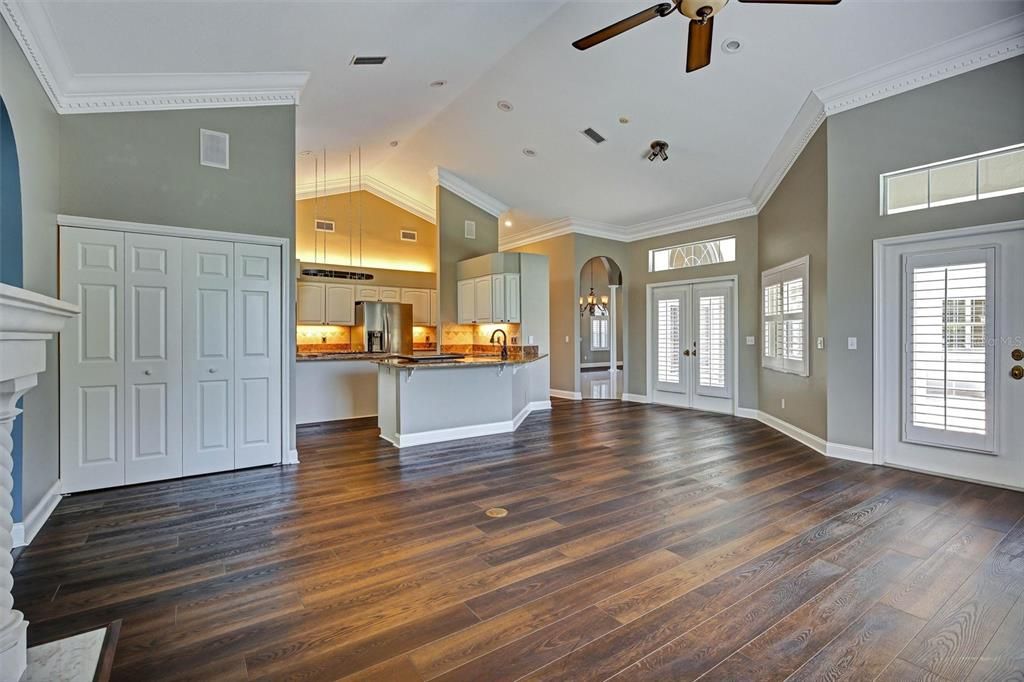For Sale: $899,000 (4 beds, 2 baths, 3799 Square Feet)