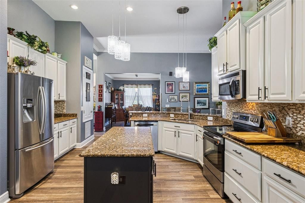 For Sale: $549,000 (4 beds, 3 baths, 2242 Square Feet)