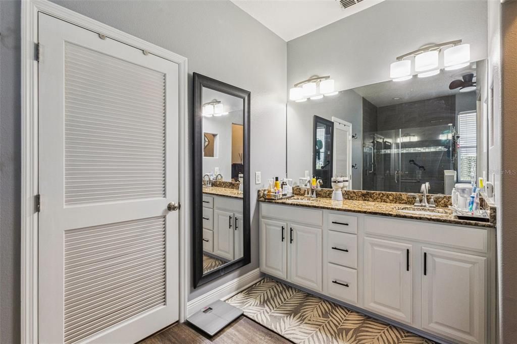 For Sale: $549,000 (4 beds, 3 baths, 2242 Square Feet)