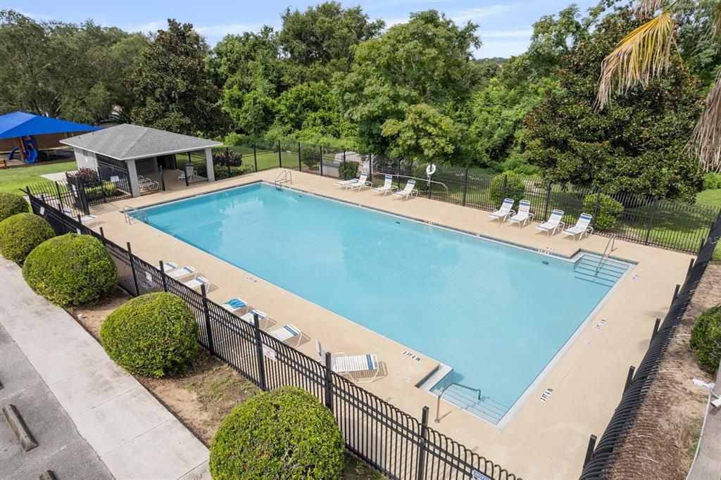 Activo con contrato: $379,000 (3 camas, 2 baños, 1574 Pies cuadrados)