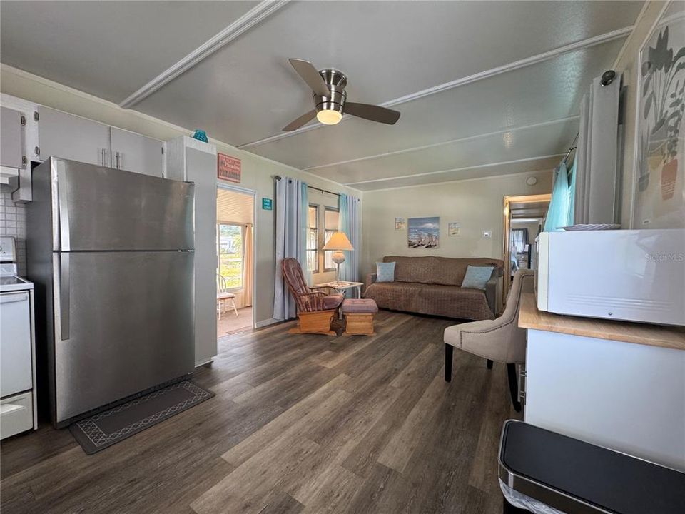 For Sale: $90,000 (2 beds, 1 baths, 564 Square Feet)