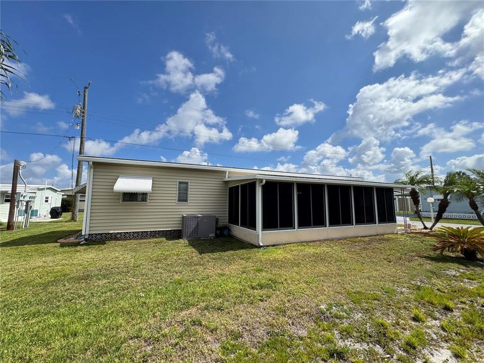 For Sale: $90,000 (2 beds, 1 baths, 564 Square Feet)
