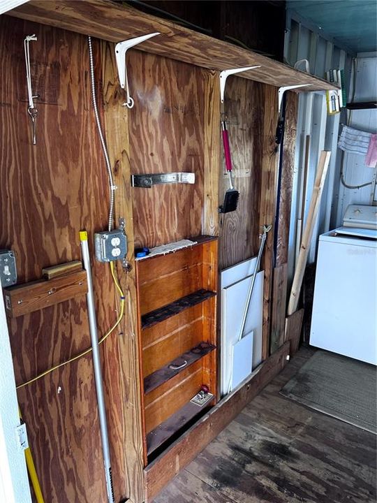 For Sale: $90,000 (2 beds, 1 baths, 564 Square Feet)