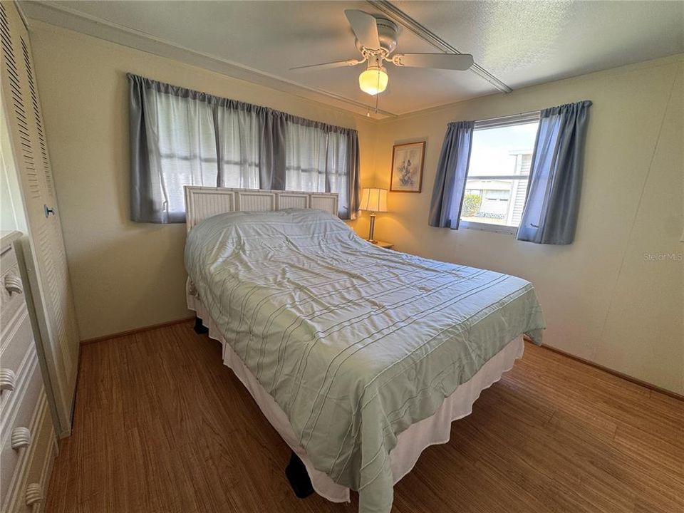 For Sale: $90,000 (2 beds, 1 baths, 564 Square Feet)