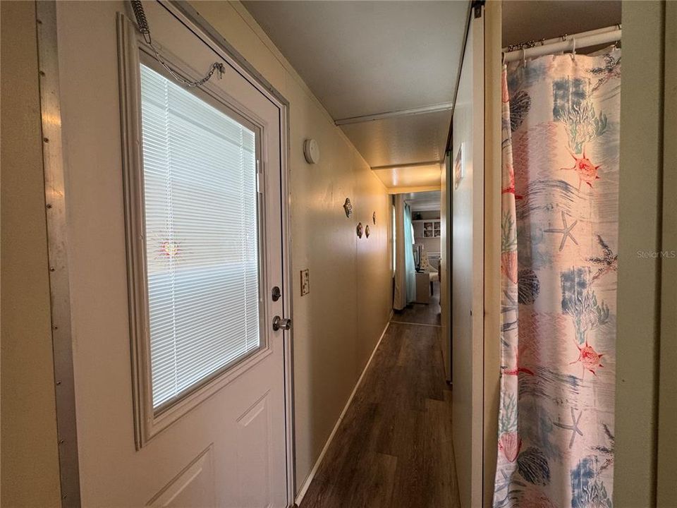 For Sale: $90,000 (2 beds, 1 baths, 564 Square Feet)
