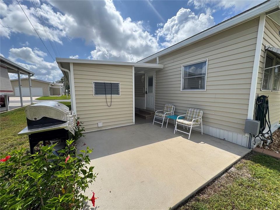 For Sale: $90,000 (2 beds, 1 baths, 564 Square Feet)