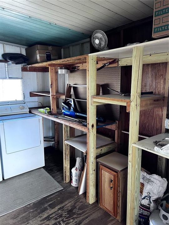For Sale: $90,000 (2 beds, 1 baths, 564 Square Feet)