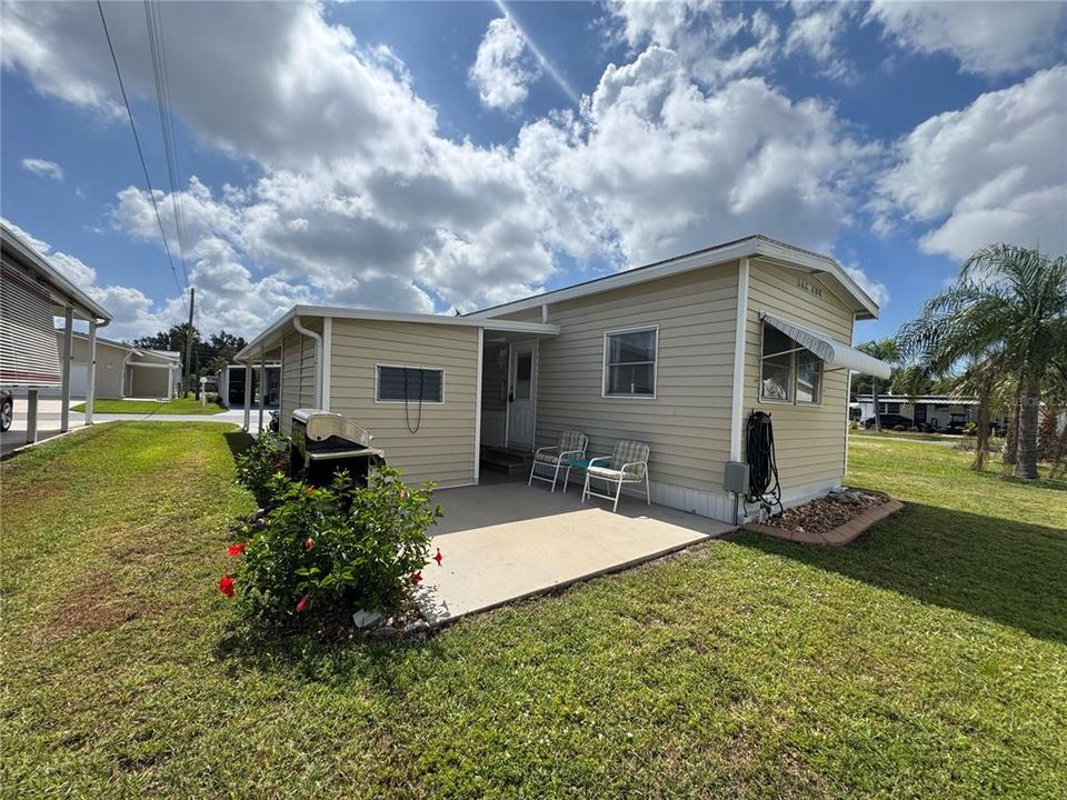 For Sale: $90,000 (2 beds, 1 baths, 564 Square Feet)