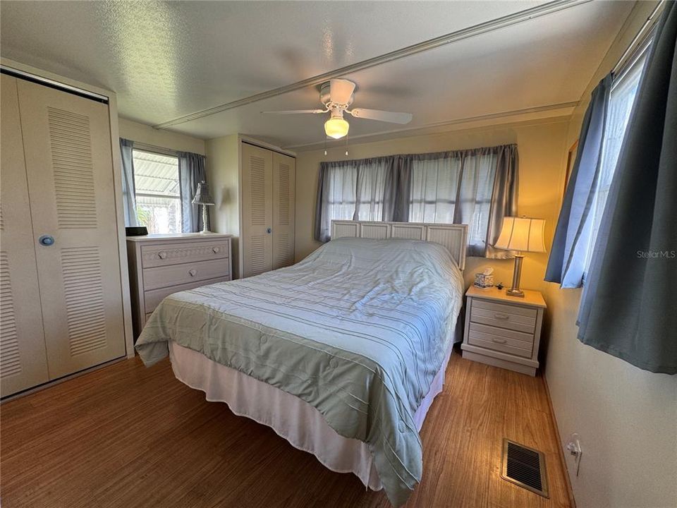 For Sale: $90,000 (2 beds, 1 baths, 564 Square Feet)
