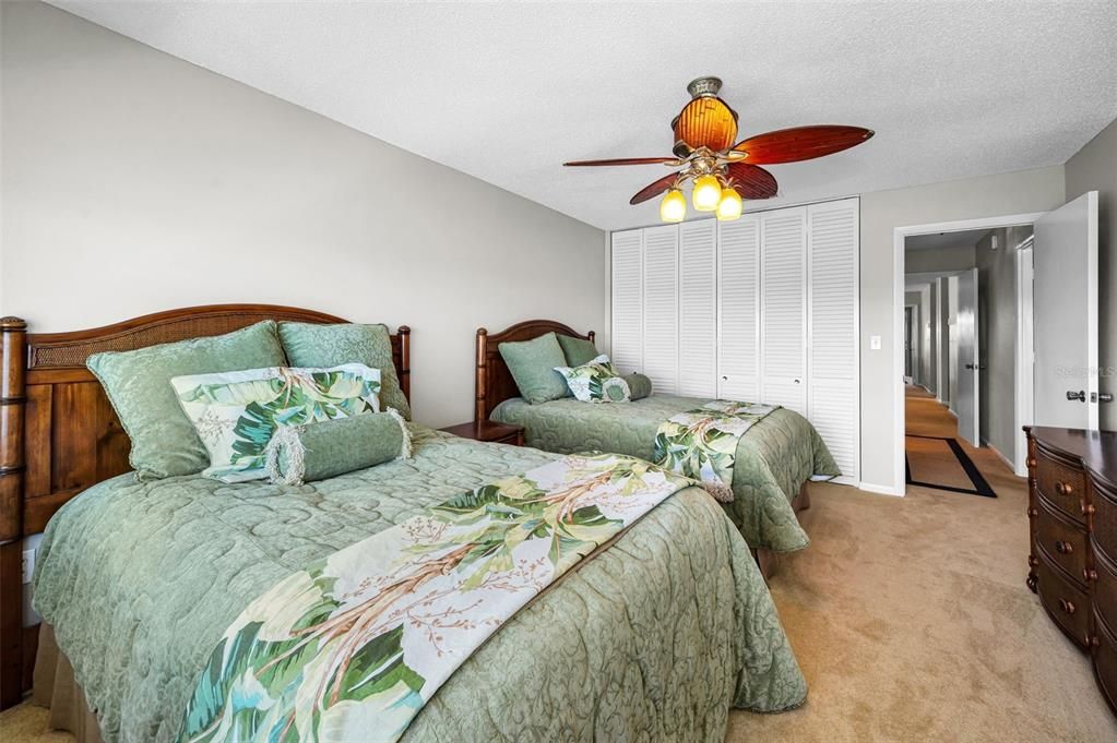 For Sale: $450,000 (2 beds, 2 baths, 1565 Square Feet)