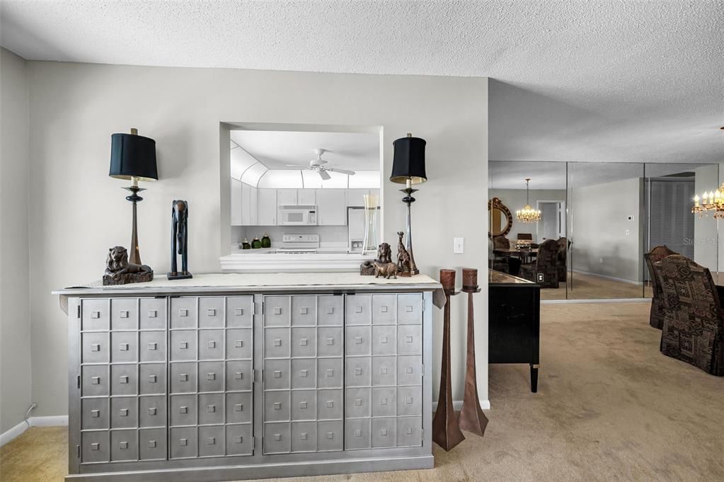 For Sale: $450,000 (2 beds, 2 baths, 1565 Square Feet)