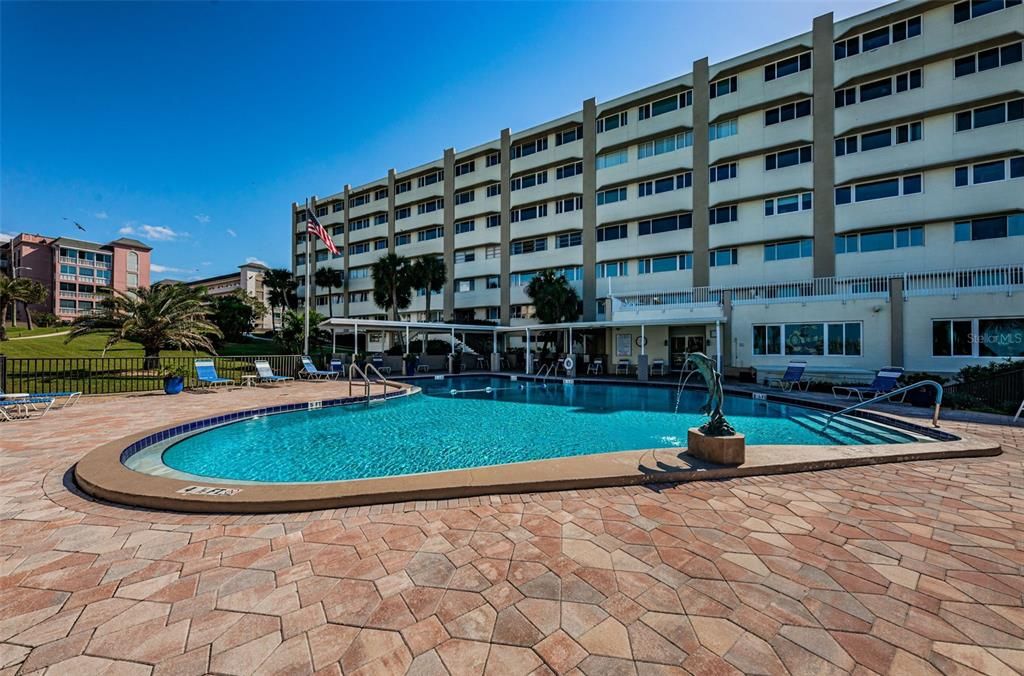 For Sale: $450,000 (2 beds, 2 baths, 1565 Square Feet)