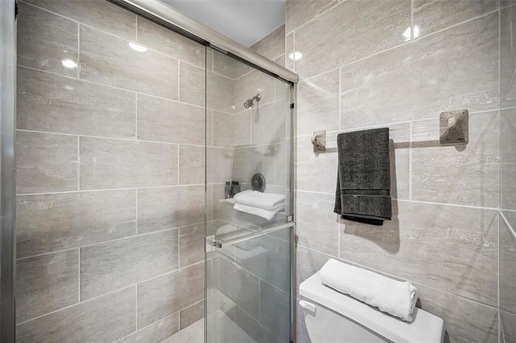 For Sale: $450,000 (2 beds, 2 baths, 1565 Square Feet)