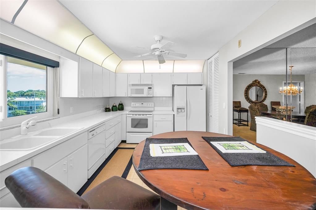 For Sale: $450,000 (2 beds, 2 baths, 1565 Square Feet)