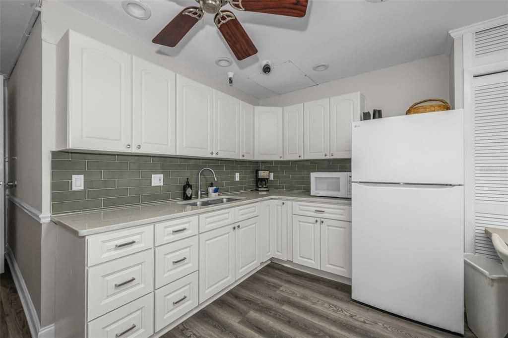For Sale: $450,000 (2 beds, 2 baths, 1565 Square Feet)