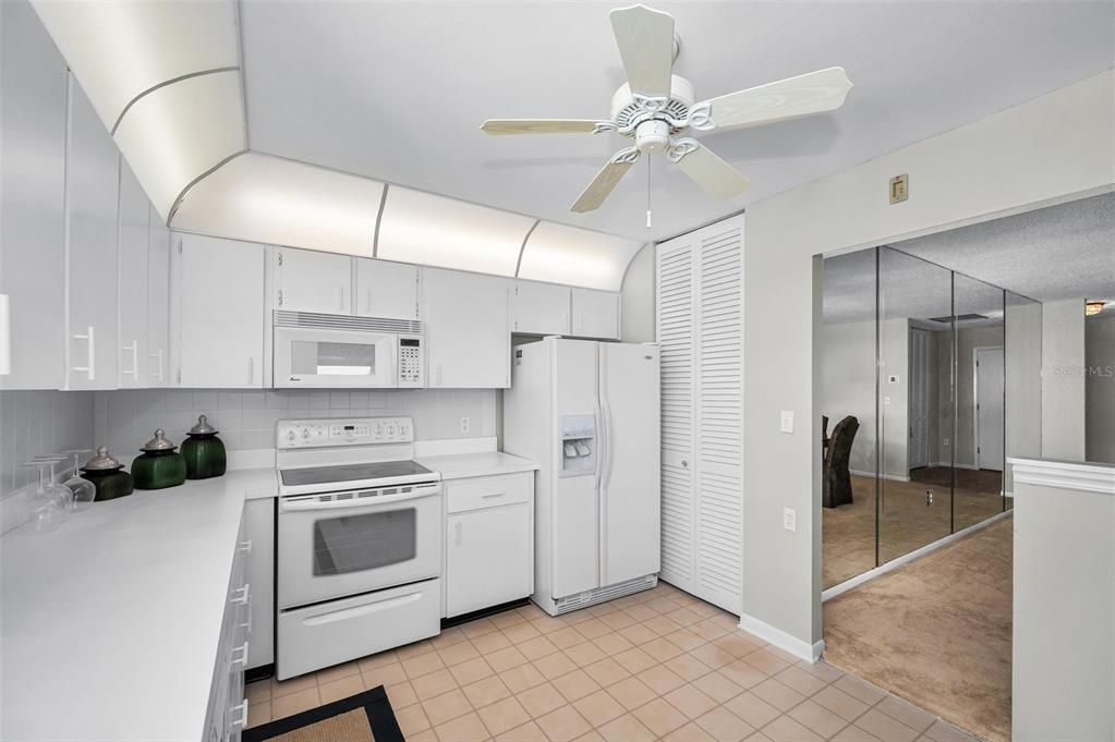 For Sale: $450,000 (2 beds, 2 baths, 1565 Square Feet)