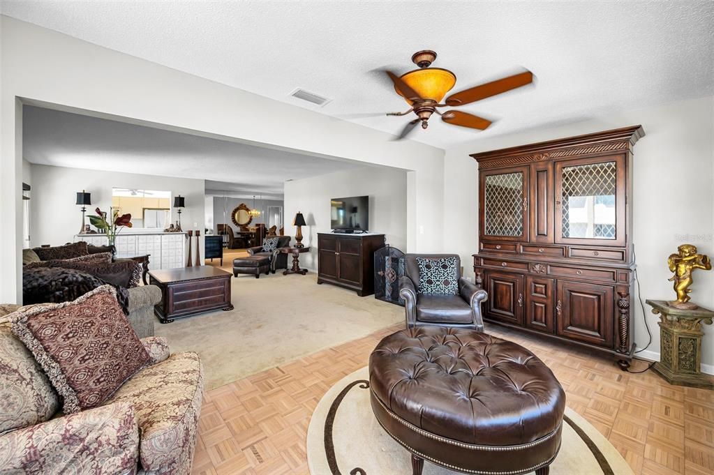 For Sale: $450,000 (2 beds, 2 baths, 1565 Square Feet)