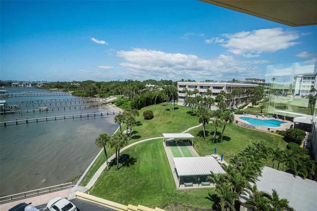 For Sale: $450,000 (2 beds, 2 baths, 1565 Square Feet)