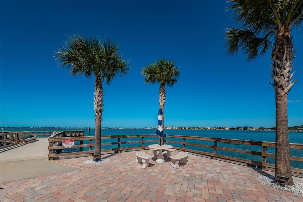 Active With Contract: $250,000 (1 beds, 2 baths, 1050 Square Feet)