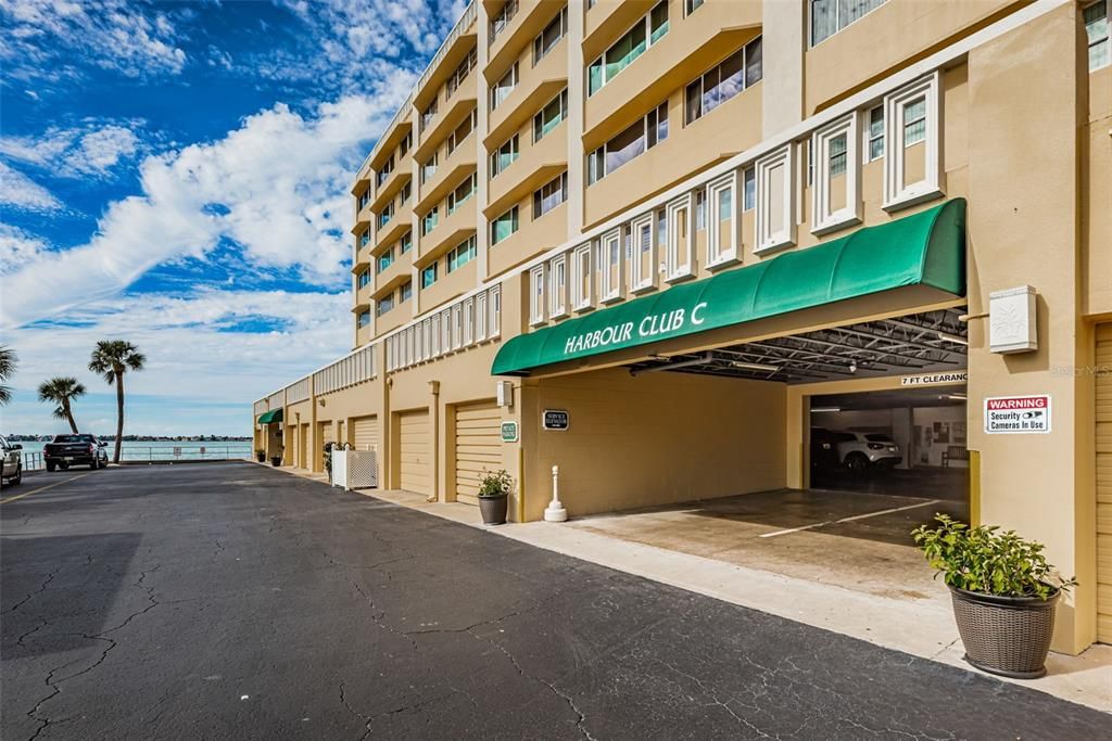Active With Contract: $250,000 (1 beds, 2 baths, 1050 Square Feet)