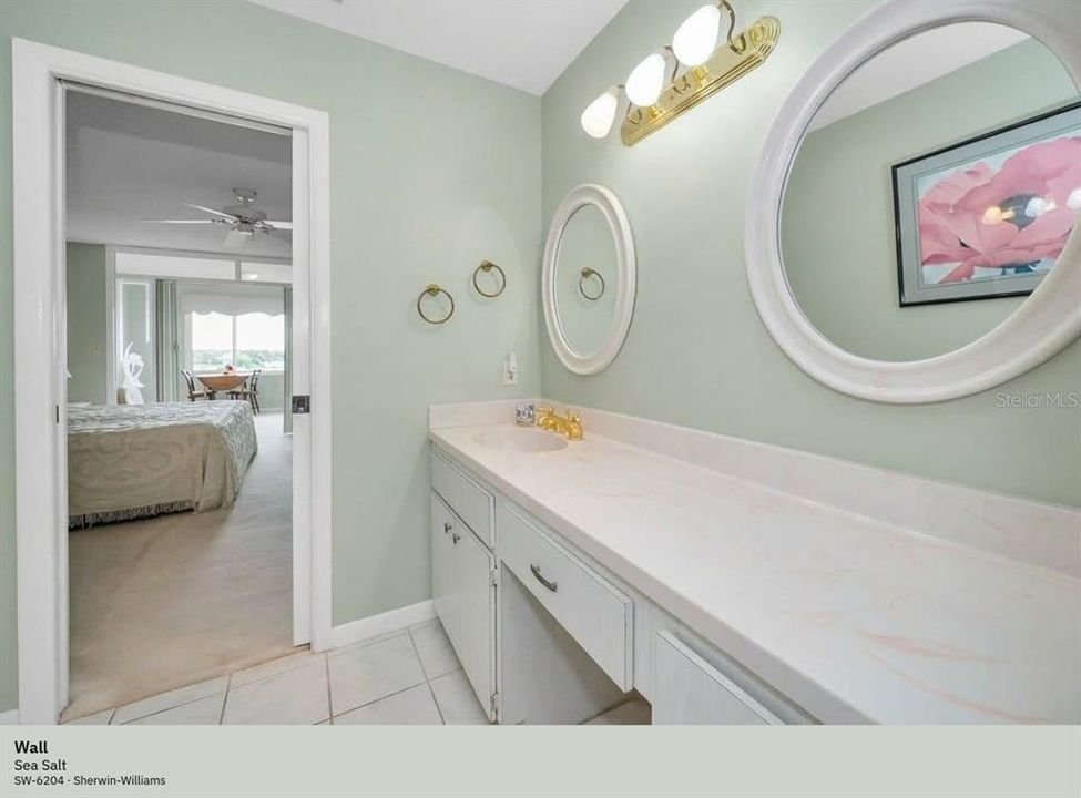 Active With Contract: $250,000 (1 beds, 2 baths, 1050 Square Feet)