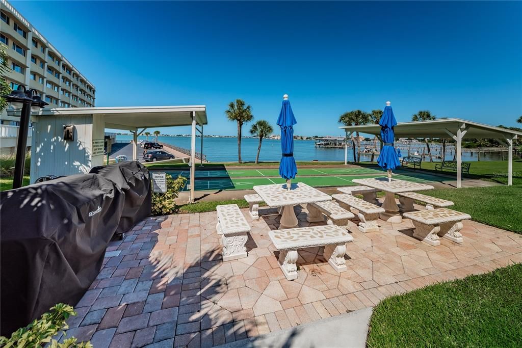 Active With Contract: $250,000 (1 beds, 2 baths, 1050 Square Feet)