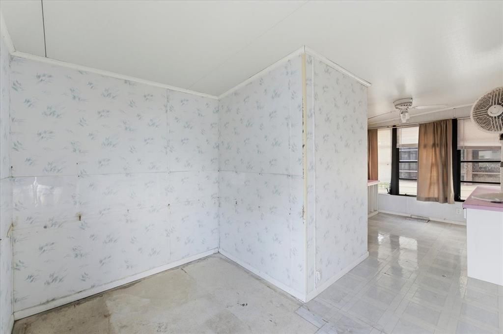 На продажу: $155,000 (2 спален, 3 ванн, 1248 Квадратных фут)