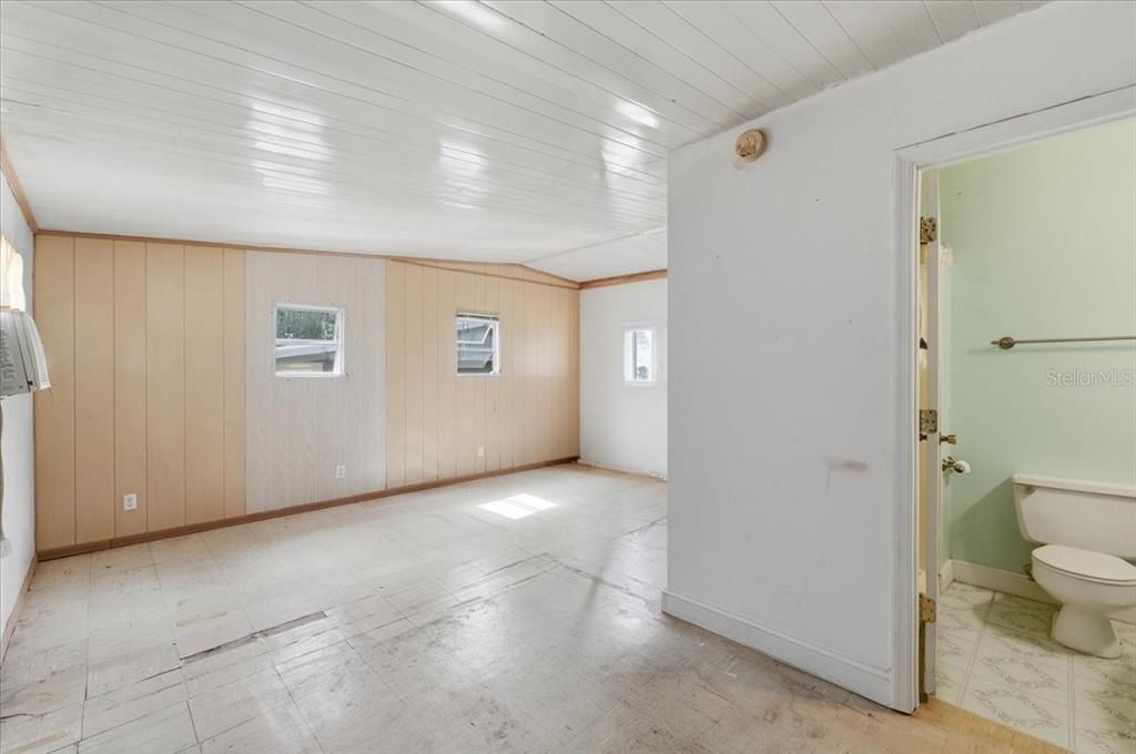 На продажу: $155,000 (2 спален, 3 ванн, 1248 Квадратных фут)