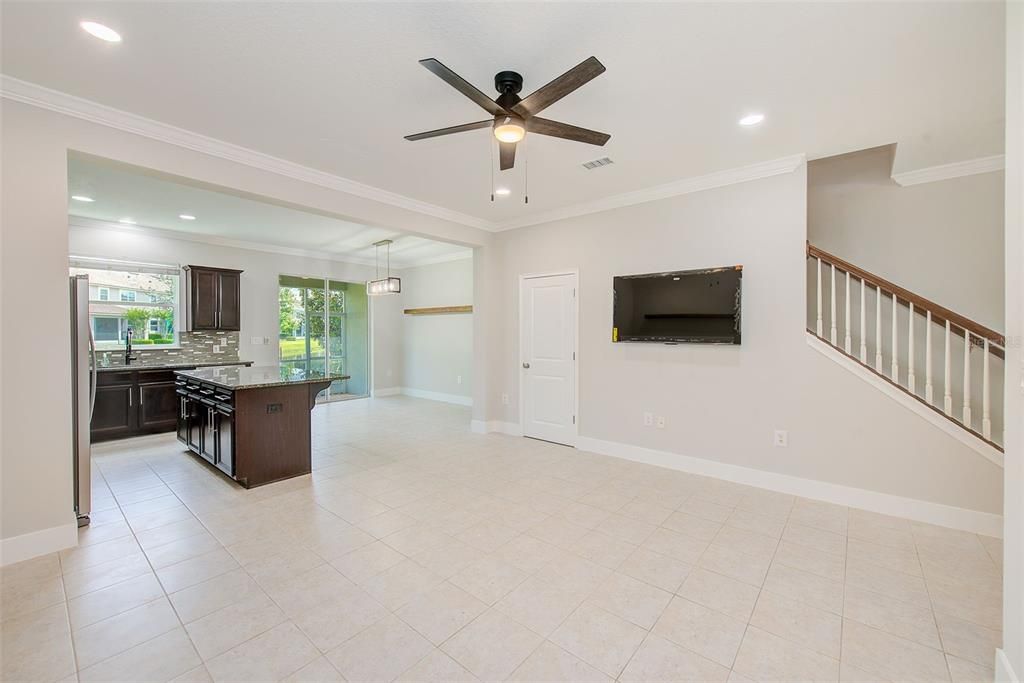 For Sale: $320,000 (3 beds, 2 baths, 1600 Square Feet)