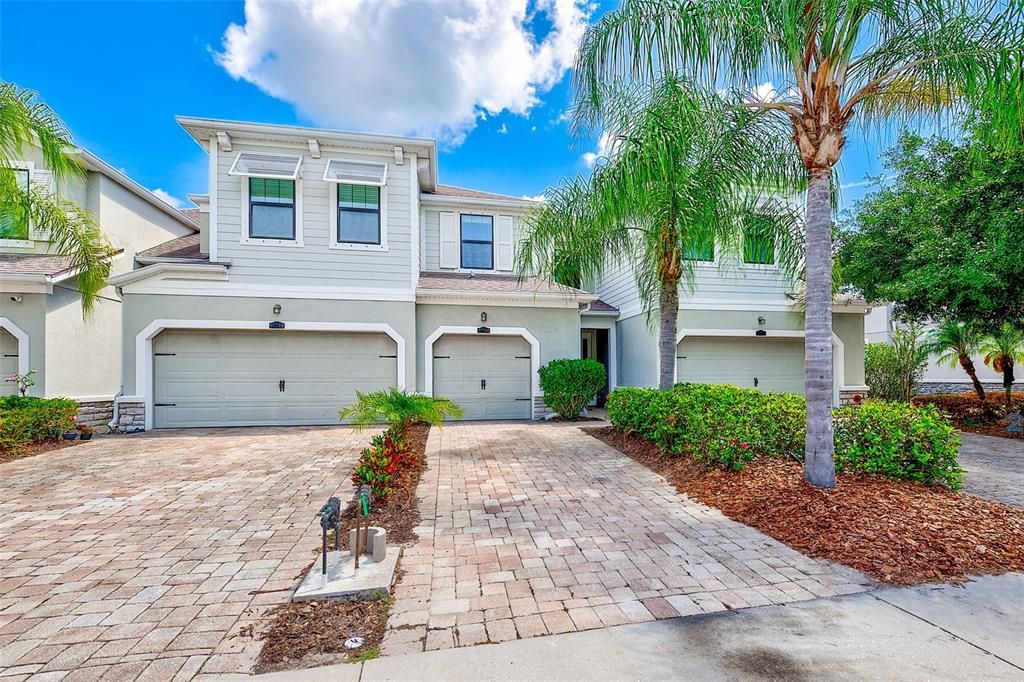 For Sale: $320,000 (3 beds, 2 baths, 1600 Square Feet)