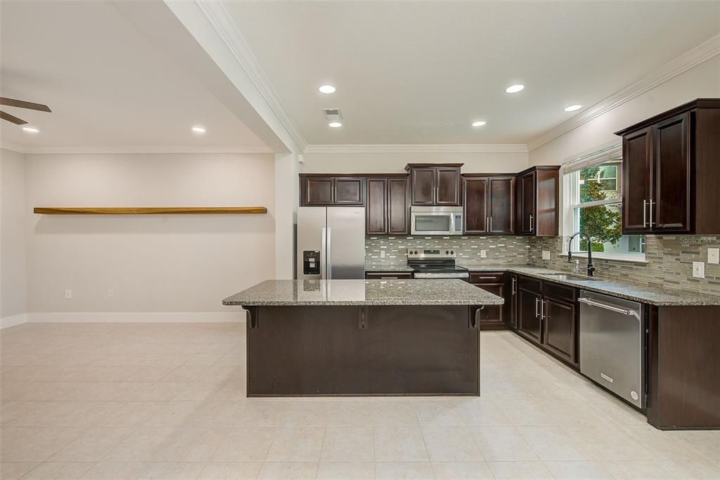 For Sale: $320,000 (3 beds, 2 baths, 1600 Square Feet)