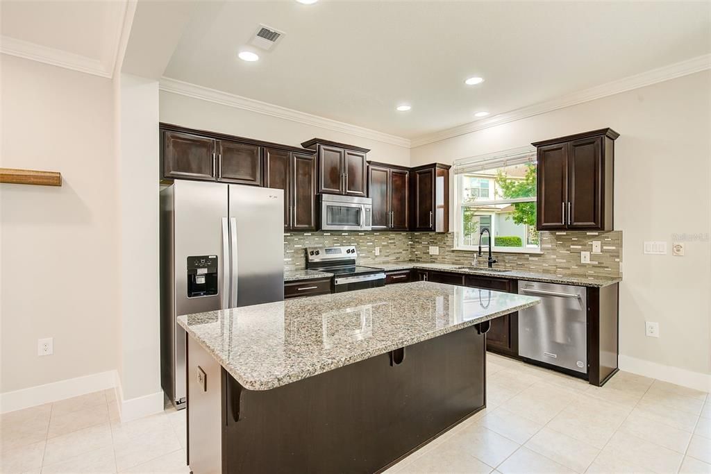 For Sale: $320,000 (3 beds, 2 baths, 1600 Square Feet)