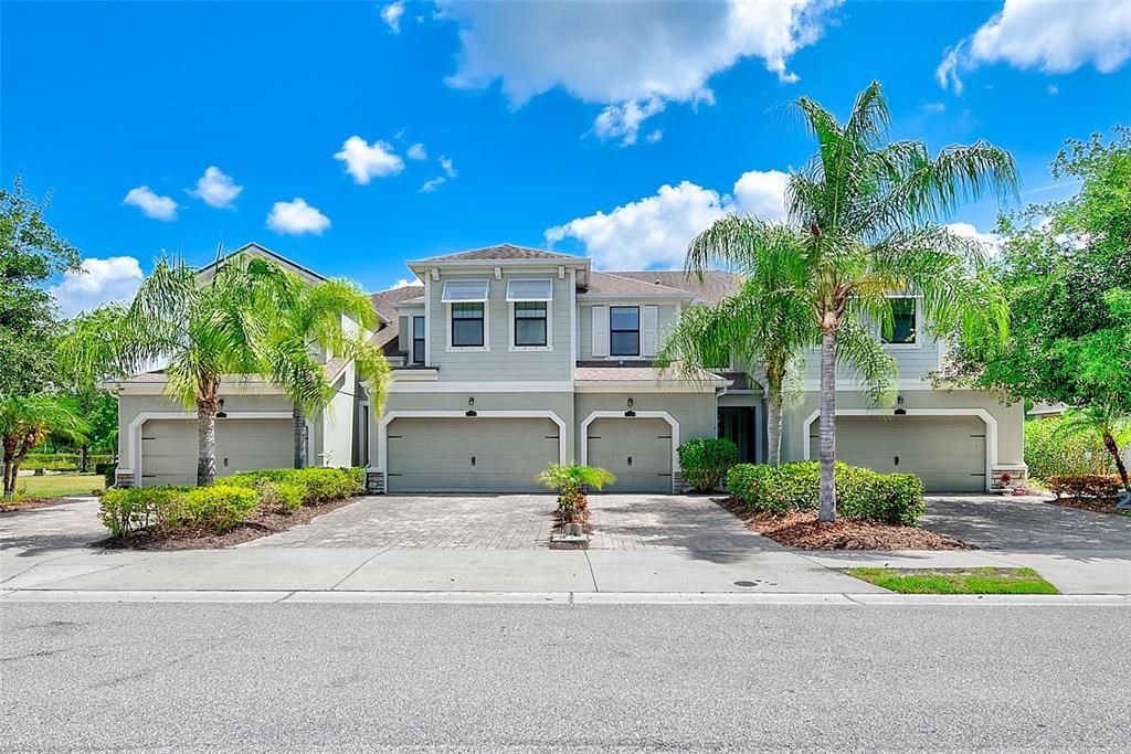 For Sale: $320,000 (3 beds, 2 baths, 1600 Square Feet)