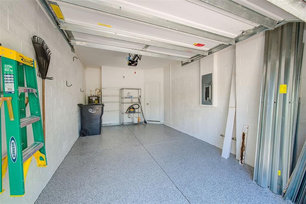For Sale: $320,000 (3 beds, 2 baths, 1600 Square Feet)