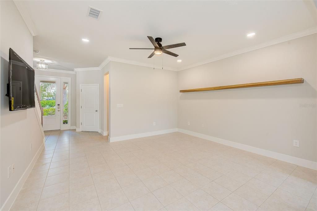For Sale: $320,000 (3 beds, 2 baths, 1600 Square Feet)