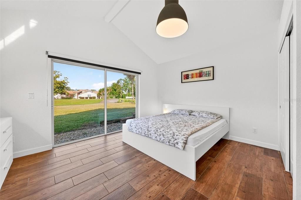 En Venta: $975,000 (4 camas, 3 baños, 2401 Pies cuadrados)