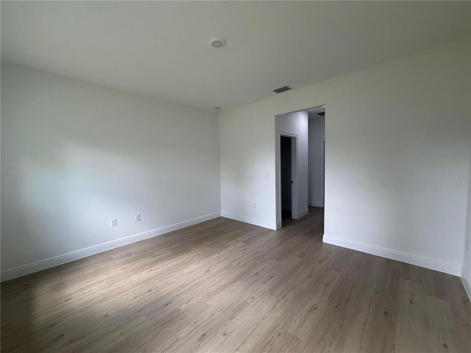 Active With Contract: $2,000 (4 beds, 2 baths, 1833 Square Feet)