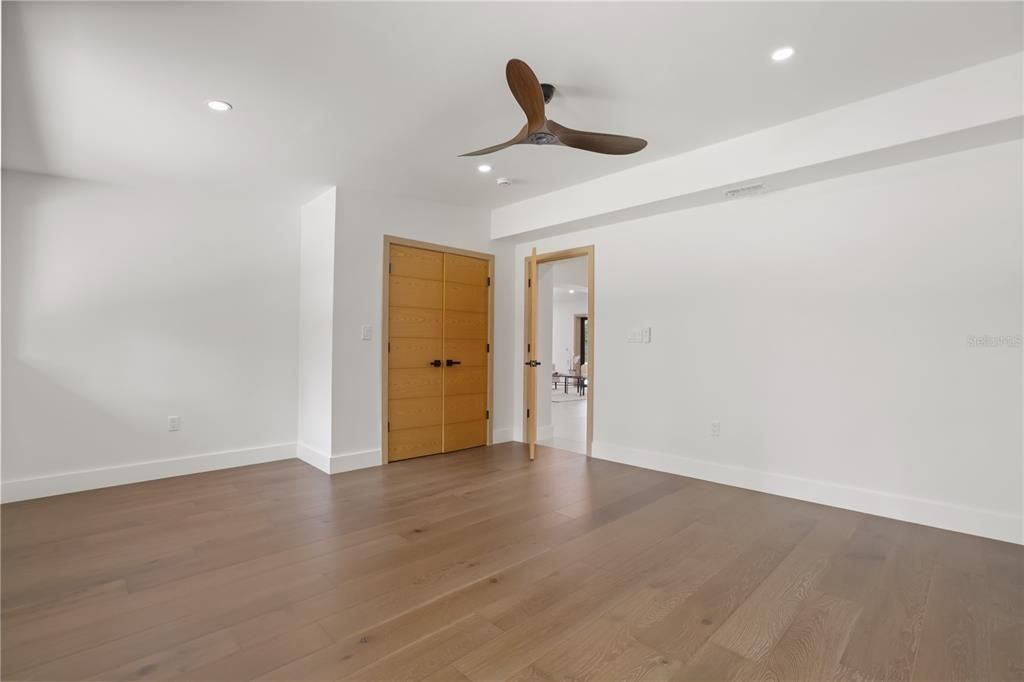 For Sale: $1,650,000 (5 beds, 2 baths, 3400 Square Feet)