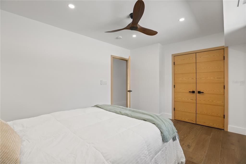 For Sale: $1,650,000 (5 beds, 2 baths, 3400 Square Feet)