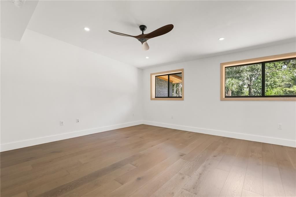 For Sale: $1,650,000 (5 beds, 2 baths, 3400 Square Feet)