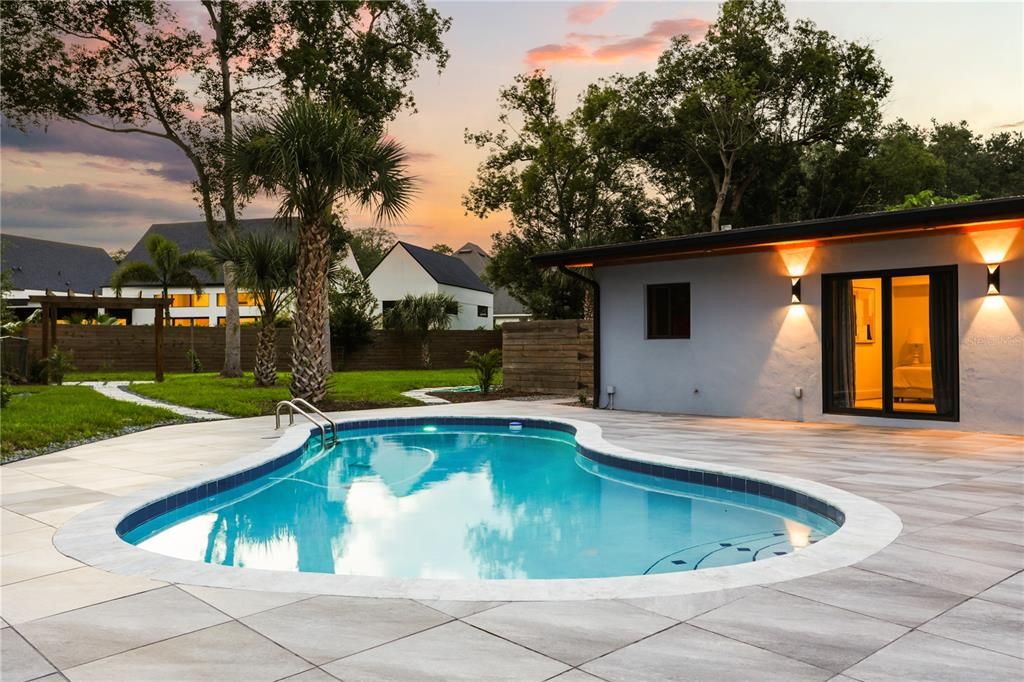 For Sale: $1,650,000 (5 beds, 2 baths, 3400 Square Feet)